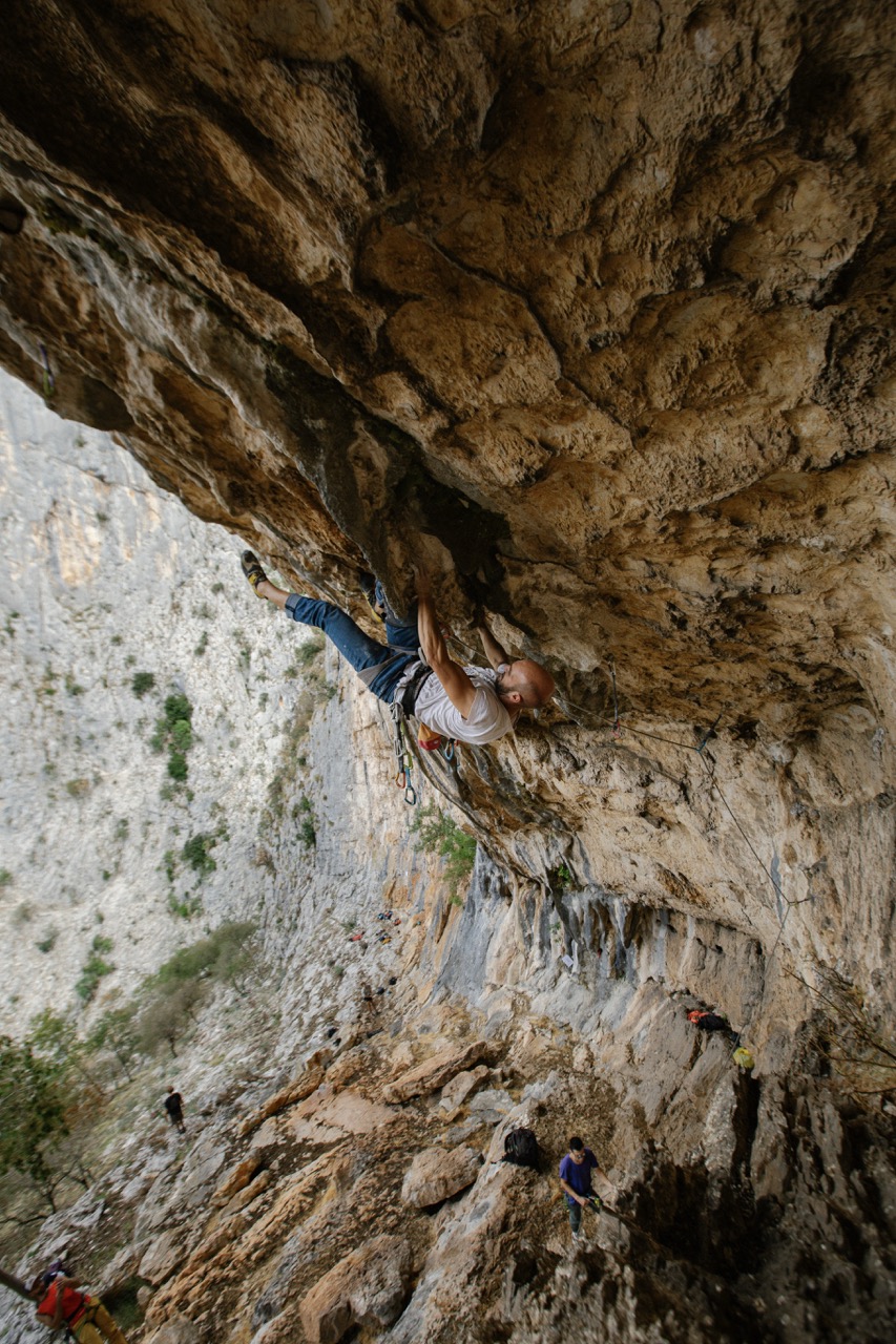 Marathon climbers on the wall